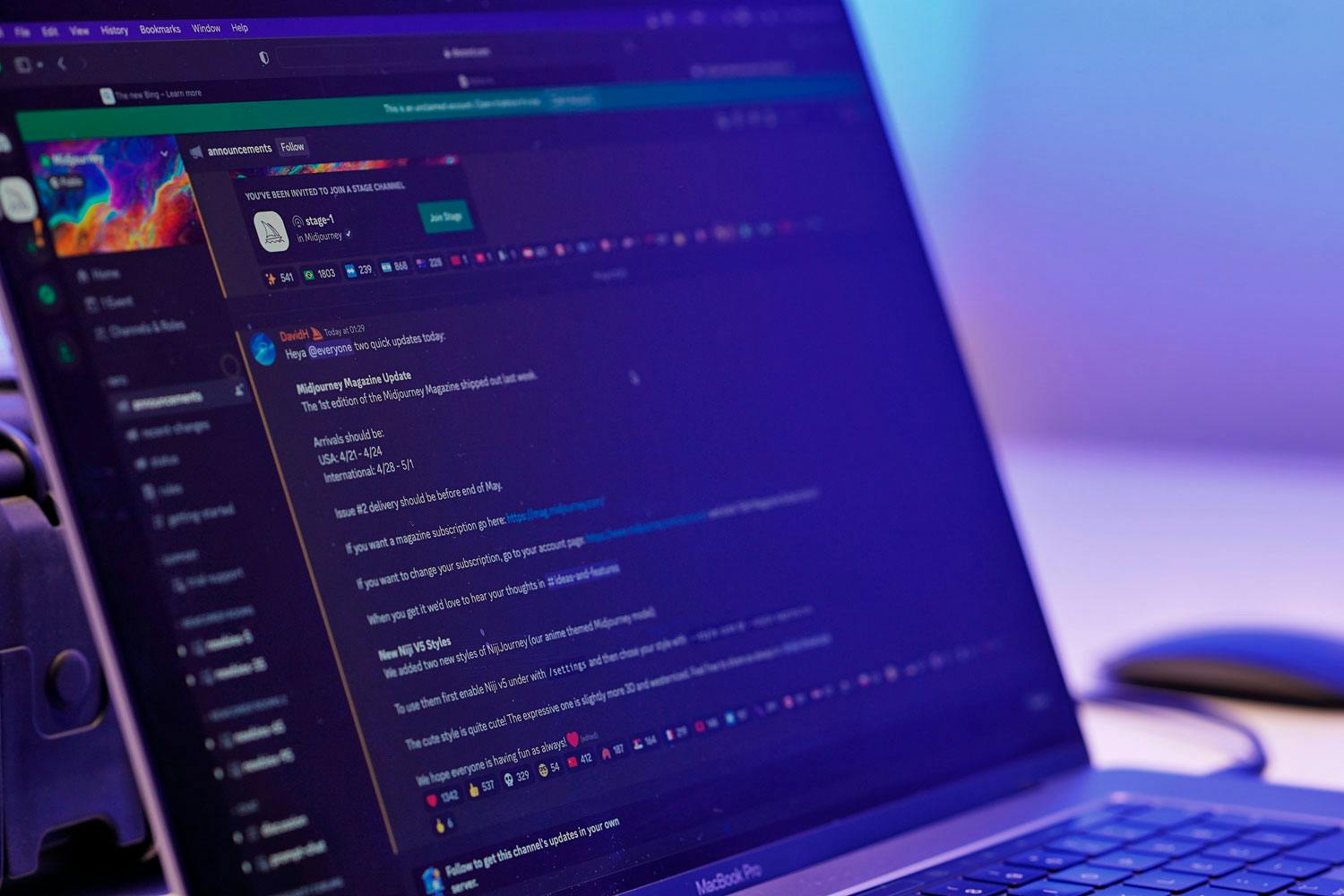 Via kunstig intelligens omsætter Midjourneys chat-robot din beskrivelse til et billede. Via kunstig intelligens omsætter Midjourneys chat-robot din beskrivelse til et billede.